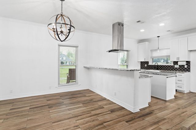 446 Piney Point Drive, Sour Lake, TX 77659