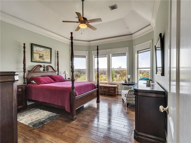 9265 Wren Lane, Bellville, TX 77418