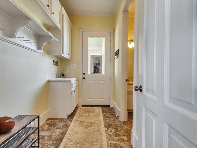 9265 Wren Lane, Bellville, TX 77418