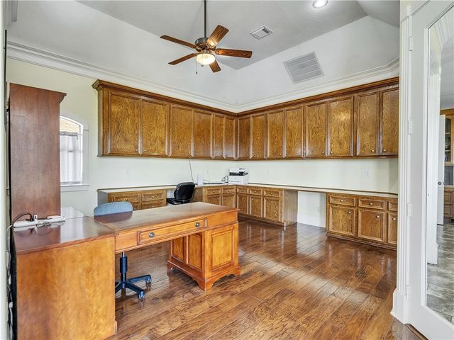 9265 Wren Lane, Bellville, TX 77418