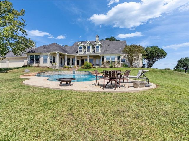 9265 Wren Lane, Bellville, TX 77418