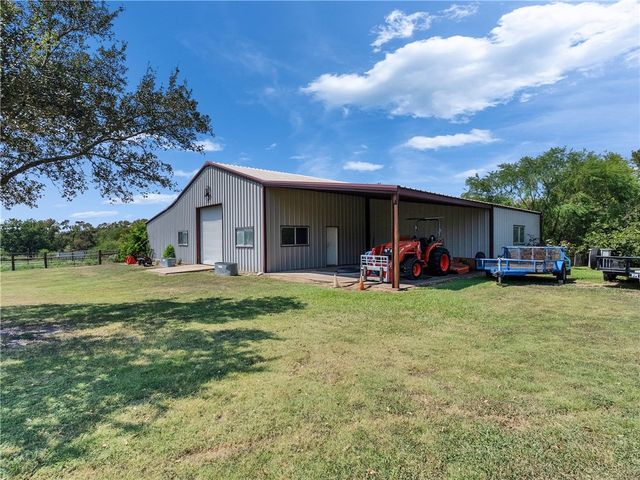 9265 Wren Lane, Bellville, TX 77418
