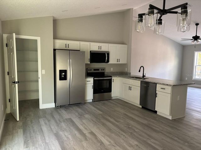 9175 N COMMODORE DRIVE, Dunnellon, FL 34434