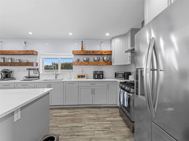 12842 SW 20th St, Miami, FL 33175