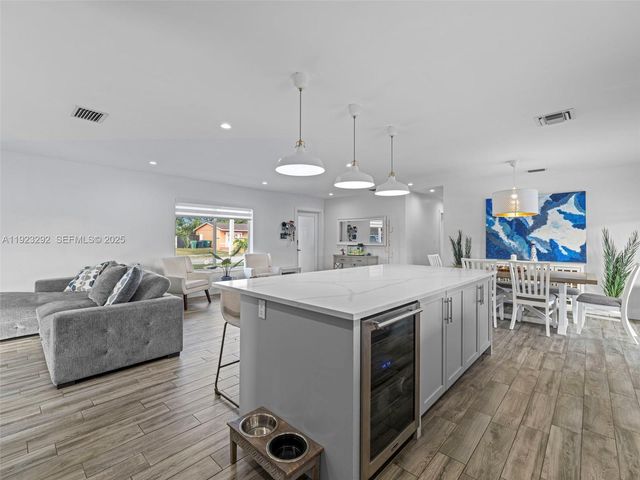 12842 SW 20th St, Miami, FL 33175