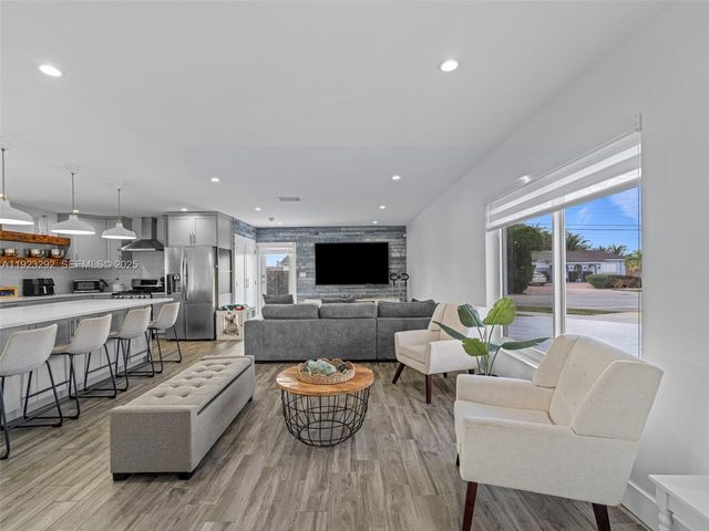 12842 SW 20th St, Miami, FL 33175