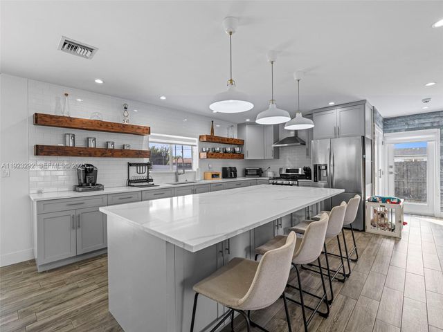 12842 SW 20th St, Miami, FL 33175