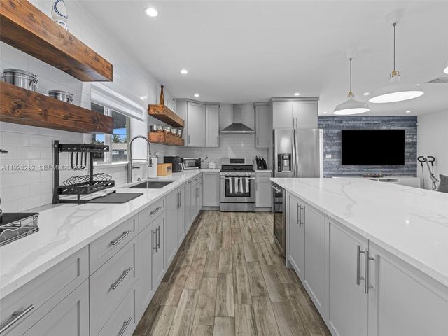 12842 SW 20th St, Miami, FL 33175