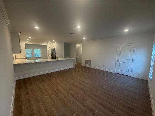 1427 W CHESTNUT STREET, Tampa, FL 33607