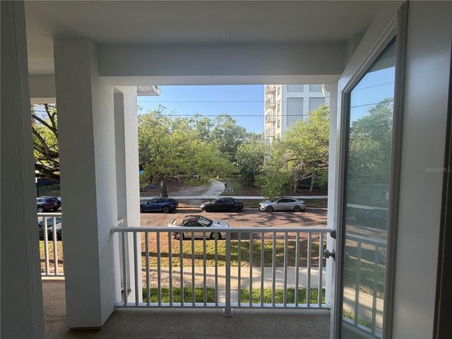 1427 W CHESTNUT STREET, Tampa, FL 33607