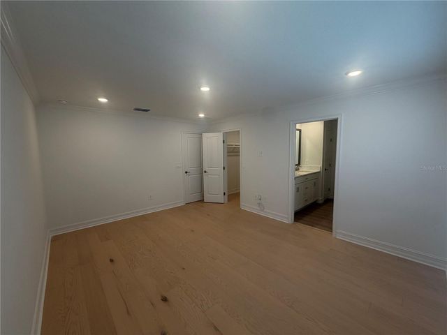 1427 W CHESTNUT STREET, Tampa, FL 33607