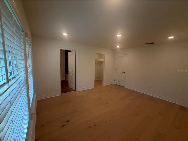 1427 W CHESTNUT STREET, Tampa, FL 33607