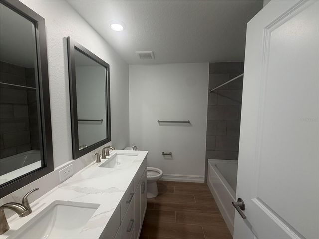 1427 W CHESTNUT STREET, Tampa, FL 33607