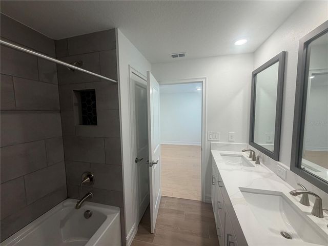 1427 W CHESTNUT STREET, Tampa, FL 33607