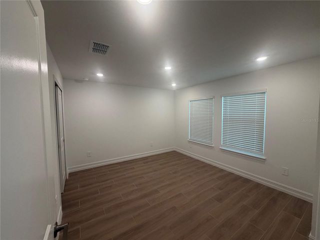 1427 W CHESTNUT STREET, Tampa, FL 33607