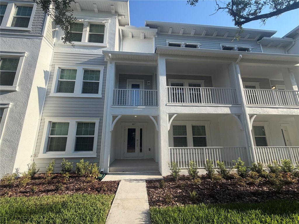 1427 W CHESTNUT STREET, Tampa, FL 33607