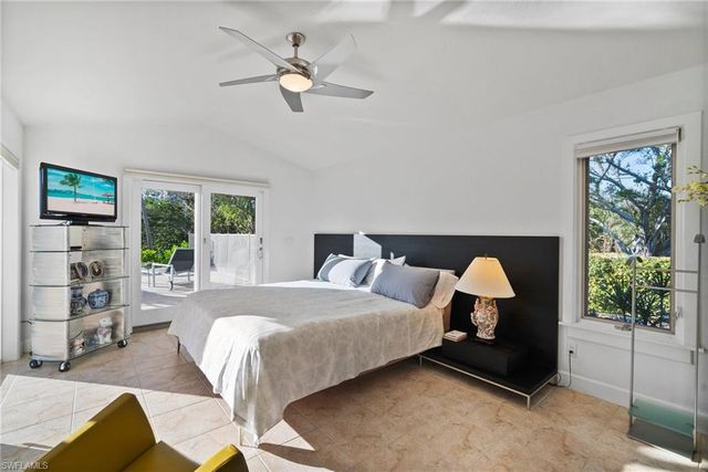 319 Pirates Bight, Naples, FL 34103