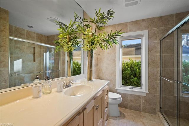 319 Pirates Bight, Naples, FL 34103