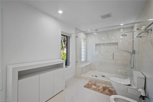 319 Pirates Bight, Naples, FL 34103