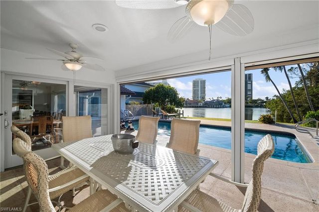 319 Pirates Bight, Naples, FL 34103