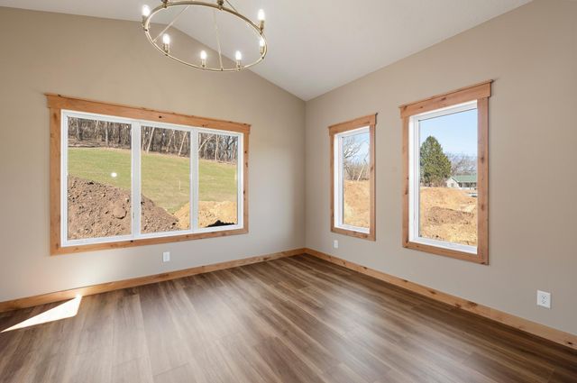 1093 Legend Lane, River Falls, WI 54022