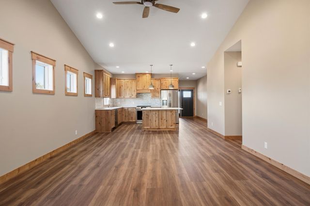 1093 Legend Lane, River Falls, WI 54022