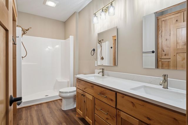 1093 Legend Lane, River Falls, WI 54022