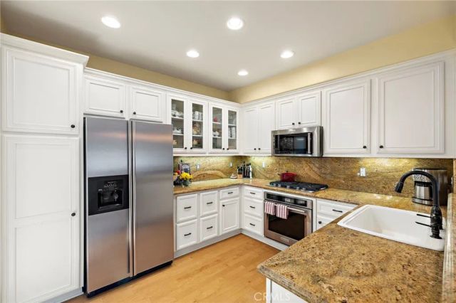 8 Earthen Court, Ladera Ranch, CA 92694