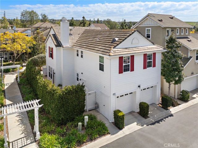 8 Earthen Court, Ladera Ranch, CA 92694
