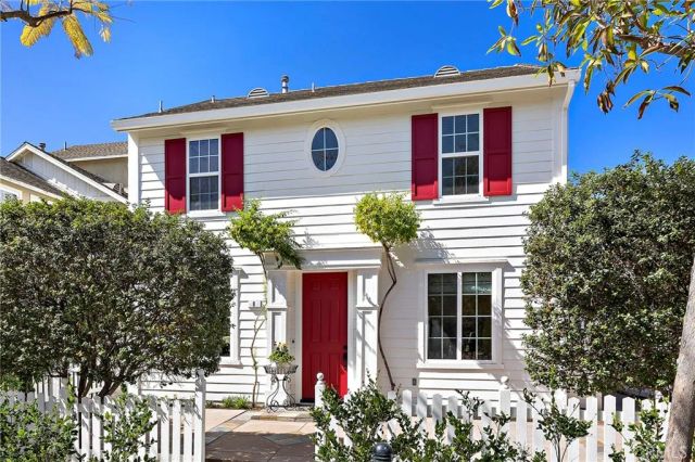 8 Earthen Court, Ladera Ranch, CA 92694