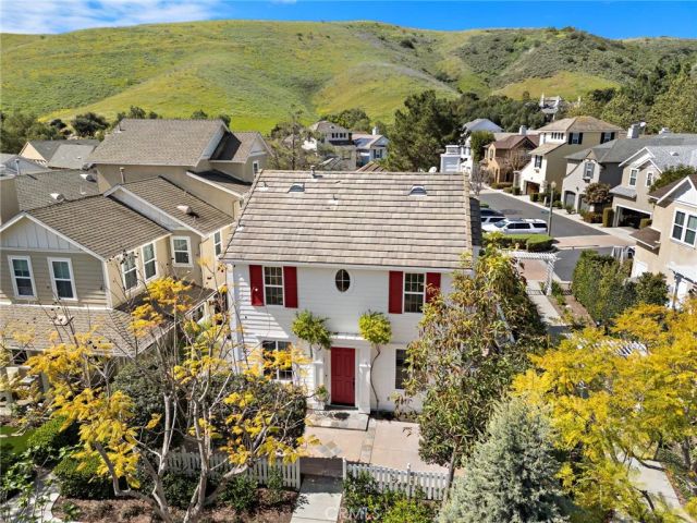 8 Earthen Court, Ladera Ranch, CA 92694