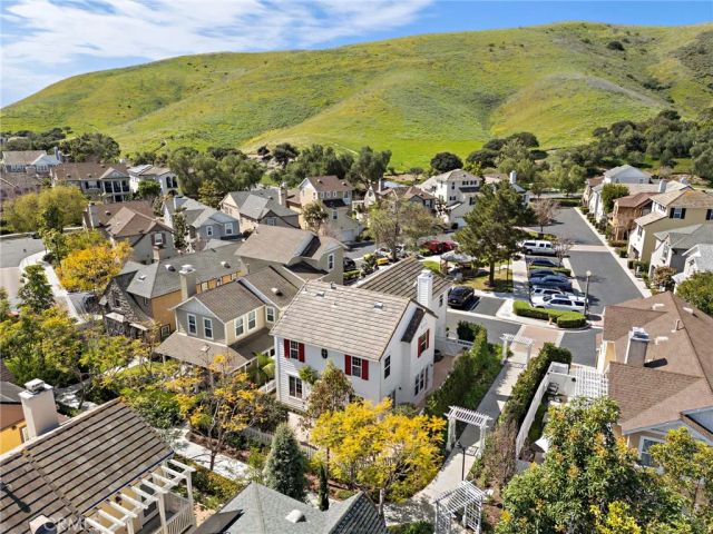 8 Earthen Court, Ladera Ranch, CA 92694