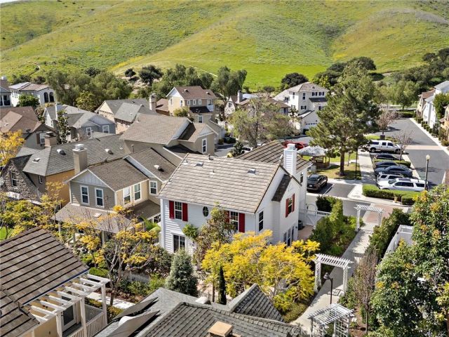 8 Earthen Court, Ladera Ranch, CA 92694