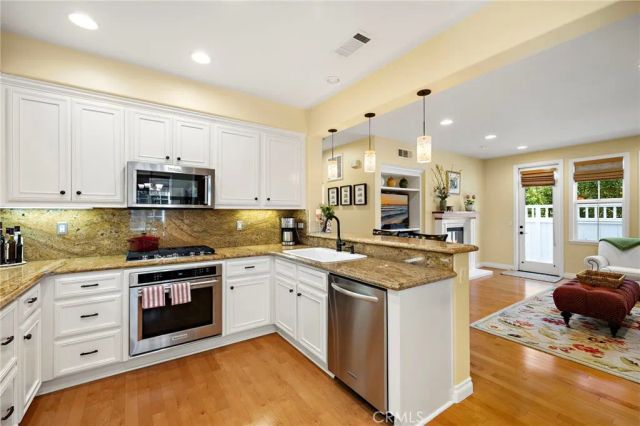 8 Earthen Court, Ladera Ranch, CA 92694