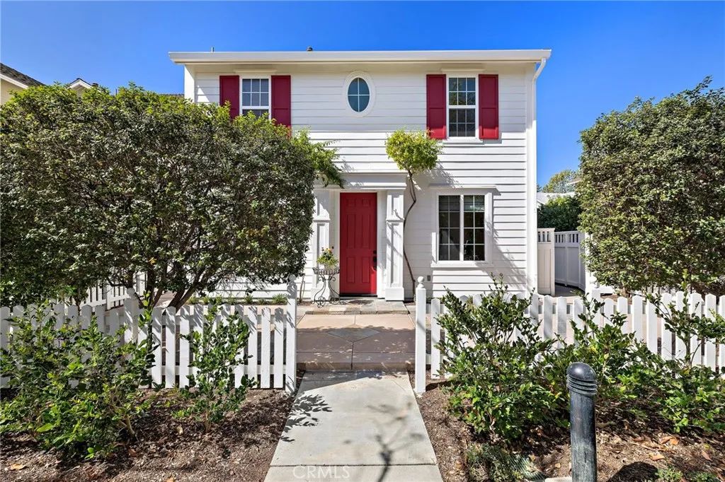 8 Earthen Court, Ladera Ranch, CA 92694