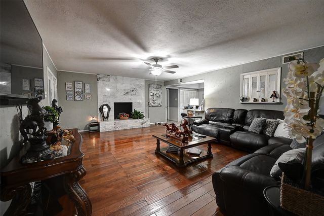 3262 Camelot Drive, Dallas, TX 75229