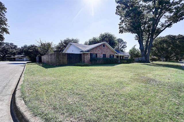 3262 Camelot Drive, Dallas, TX 75229