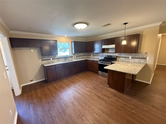 101 Donna Street, Alvarado, TX 76009