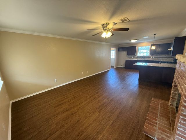 101 Donna Street, Alvarado, TX 76009