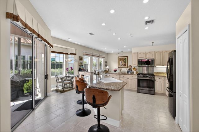 936 Augusta Pointe Drive, Palm Beach Gardens, FL 33418