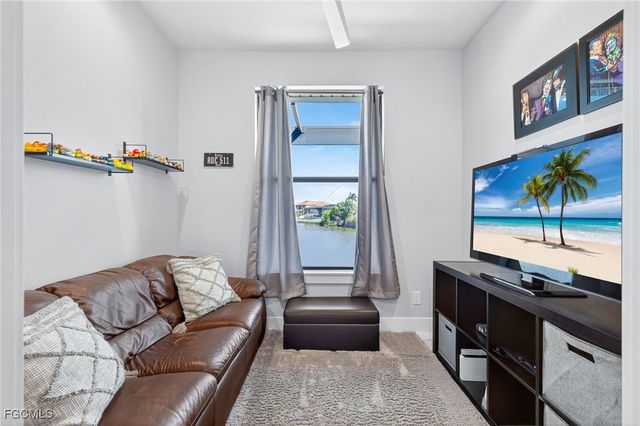 1219 NW 20th PL, Cape Coral, FL 33993