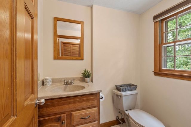 4 Apple Tree Ln, Wilmington, MA 01887