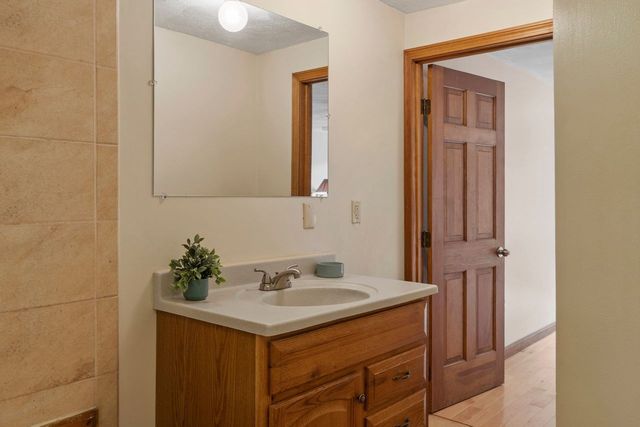 4 Apple Tree Ln, Wilmington, MA 01887