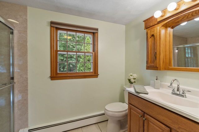 4 Apple Tree Ln, Wilmington, MA 01887
