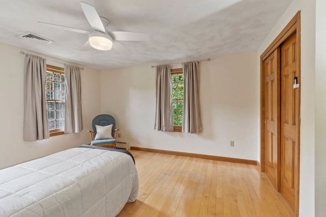 4 Apple Tree Ln, Wilmington, MA 01887
