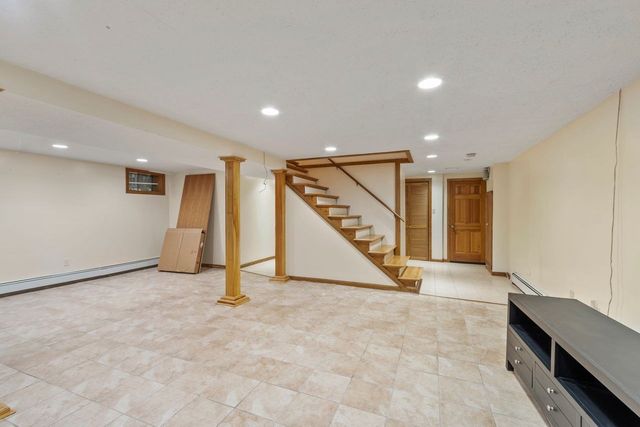 4 Apple Tree Ln, Wilmington, MA 01887