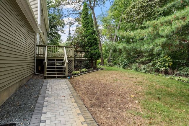 4 Apple Tree Ln, Wilmington, MA 01887