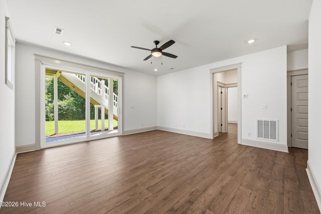 611 Moss Lake Lane, Holly Ridge, NC 28445