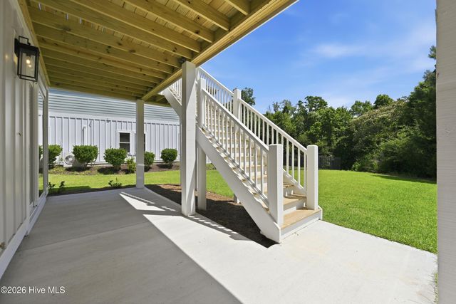 611 Moss Lake Lane, Holly Ridge, NC 28445