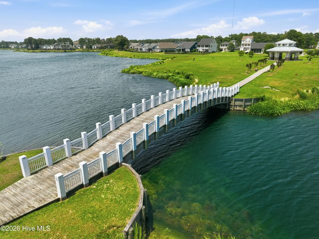611 Moss Lake Lane, Holly Ridge, NC 28445
